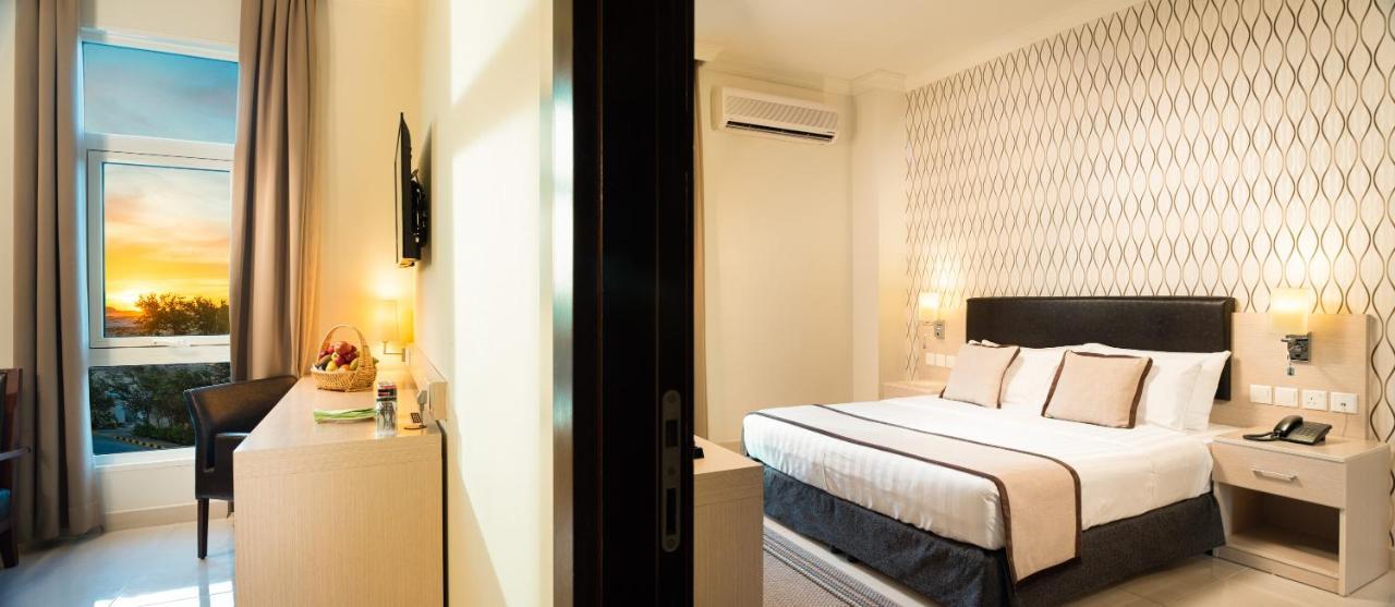 City Hotel דוקם מראה חיצוני תמונה
