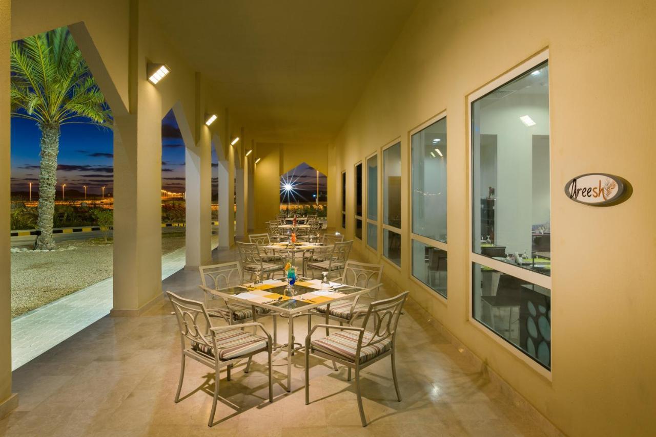 City Hotel דוקם מראה חיצוני תמונה