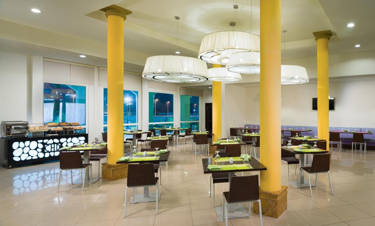 City Hotel דוקם מראה חיצוני תמונה