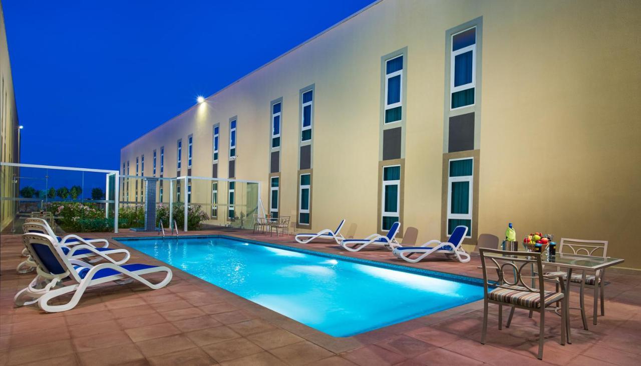 City Hotel דוקם מראה חיצוני תמונה