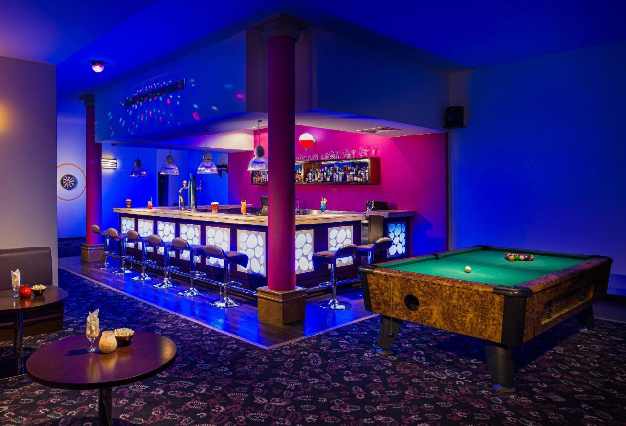 City Hotel דוקם מראה חיצוני תמונה