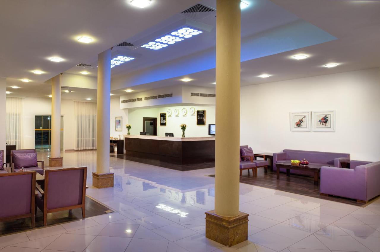 City Hotel דוקם מראה חיצוני תמונה