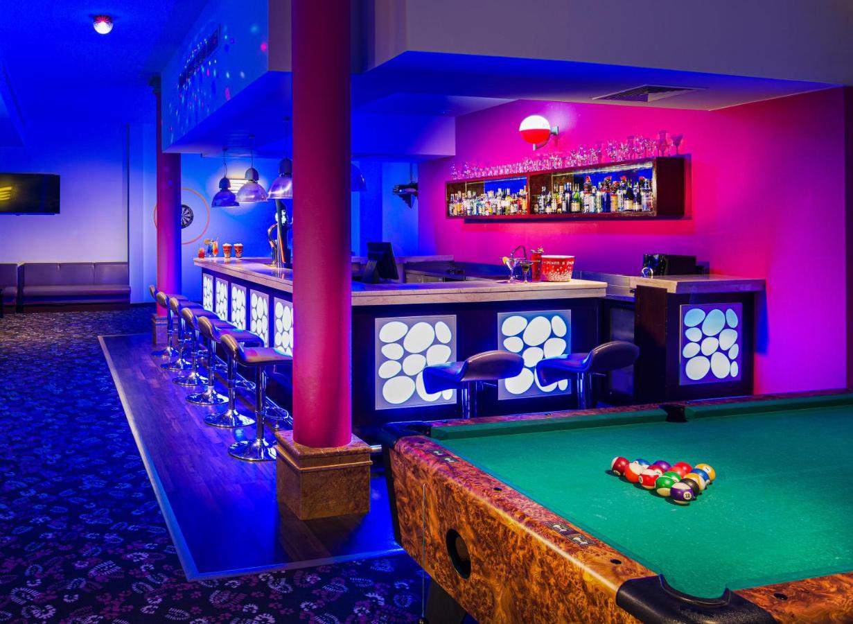 City Hotel דוקם מראה חיצוני תמונה