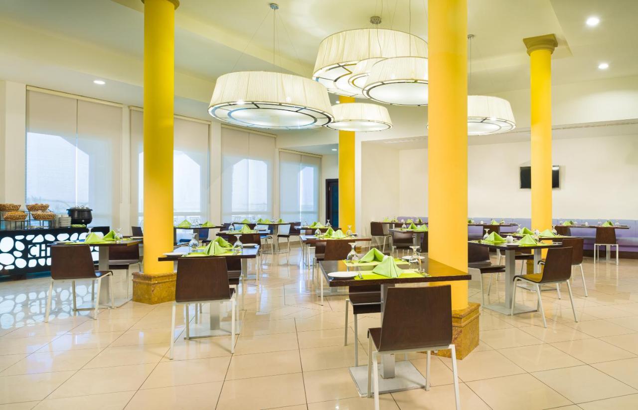 City Hotel דוקם מראה חיצוני תמונה