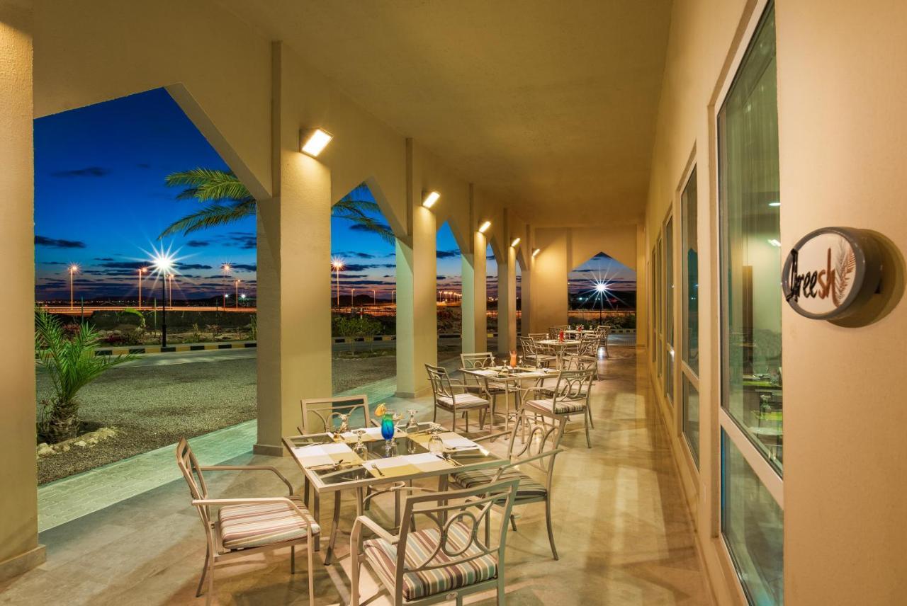 City Hotel דוקם מראה חיצוני תמונה