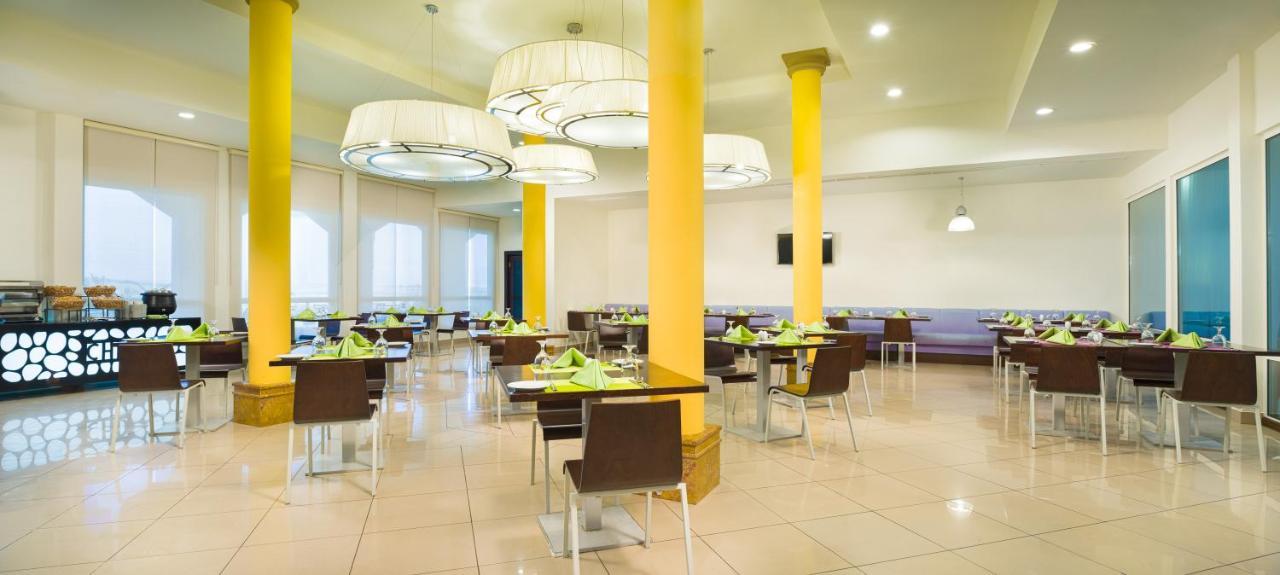 City Hotel דוקם מראה חיצוני תמונה