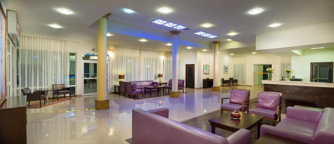 City Hotel דוקם מראה חיצוני תמונה