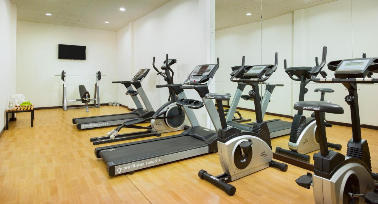 City Hotel דוקם מראה חיצוני תמונה