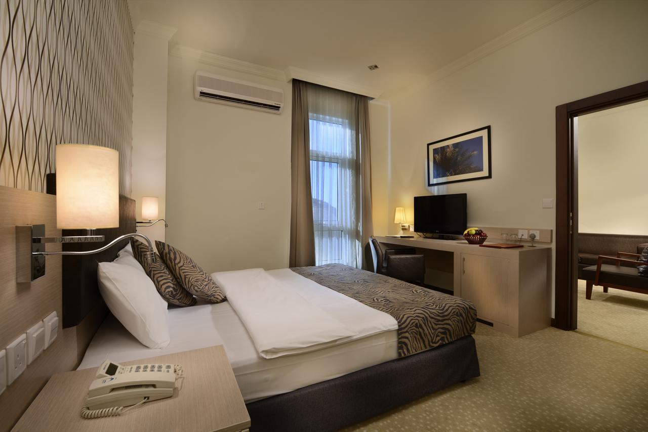 City Hotel דוקם מראה חיצוני תמונה
