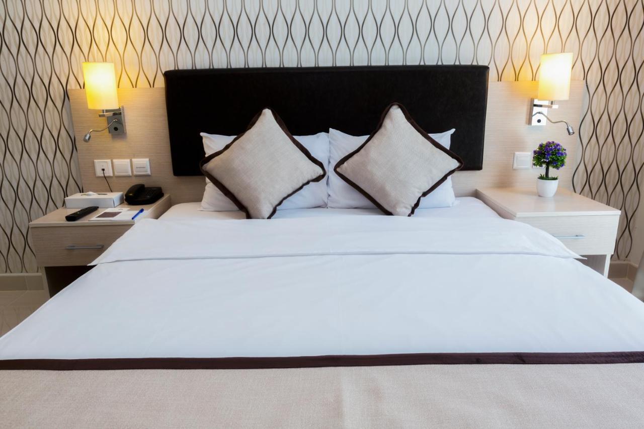 City Hotel דוקם מראה חיצוני תמונה