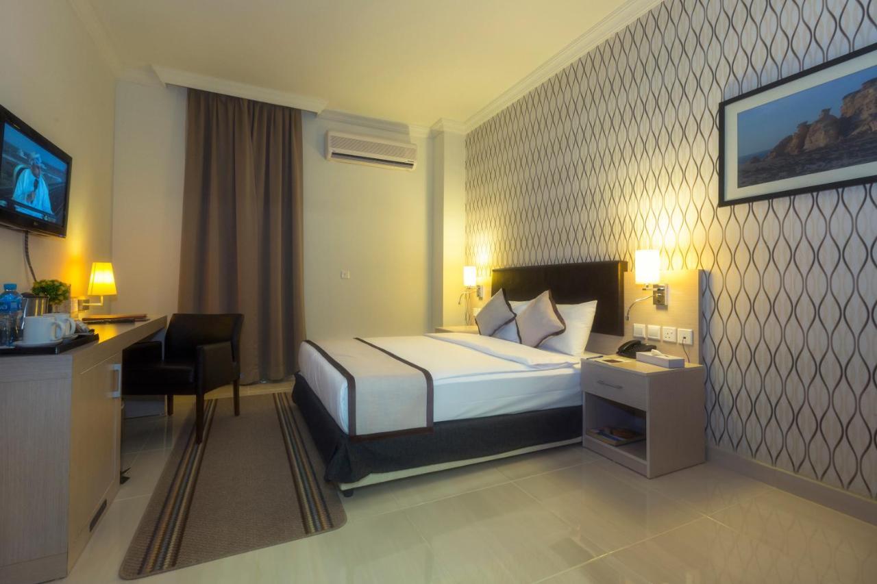 City Hotel דוקם מראה חיצוני תמונה
