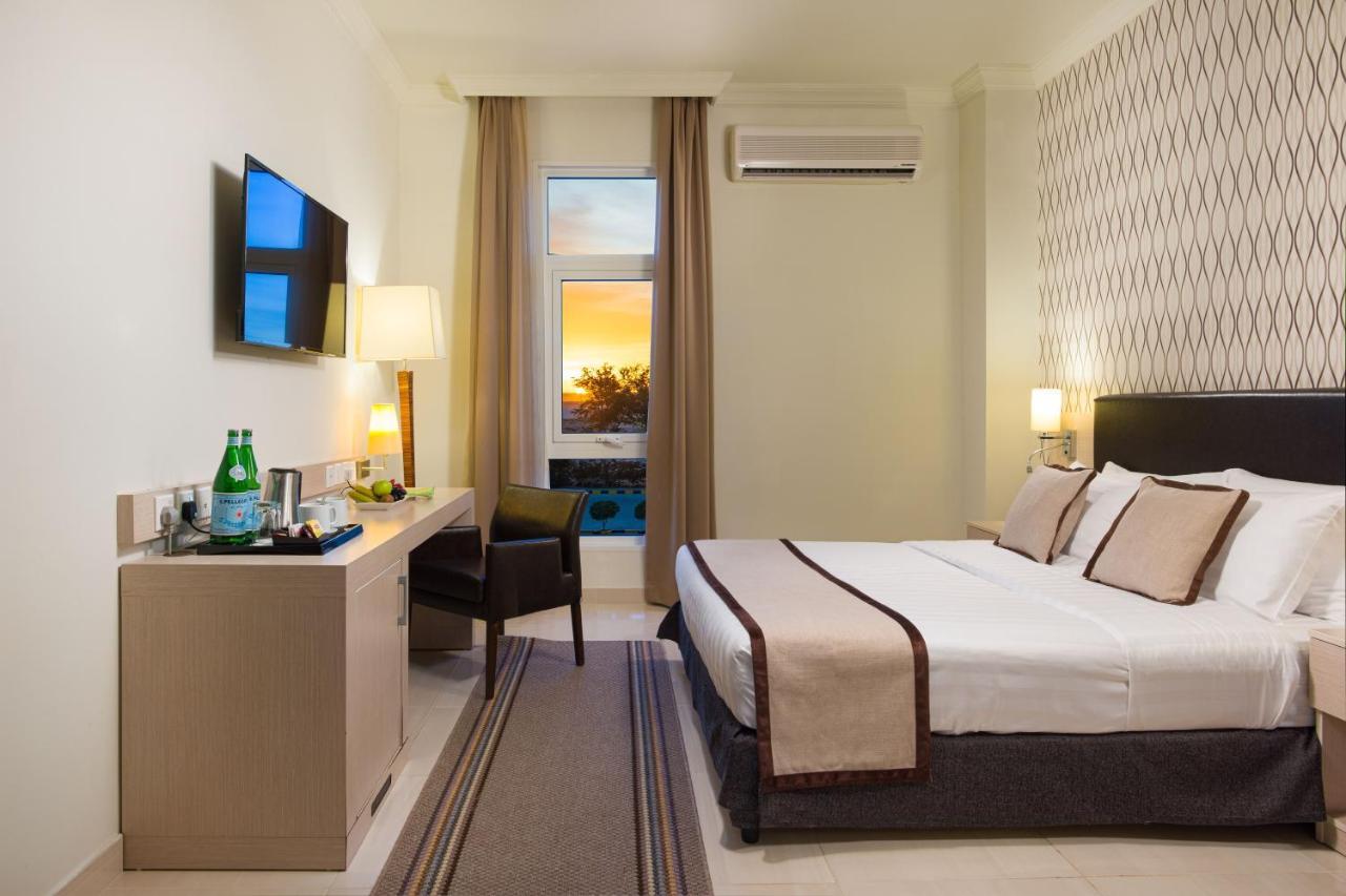 City Hotel דוקם מראה חיצוני תמונה