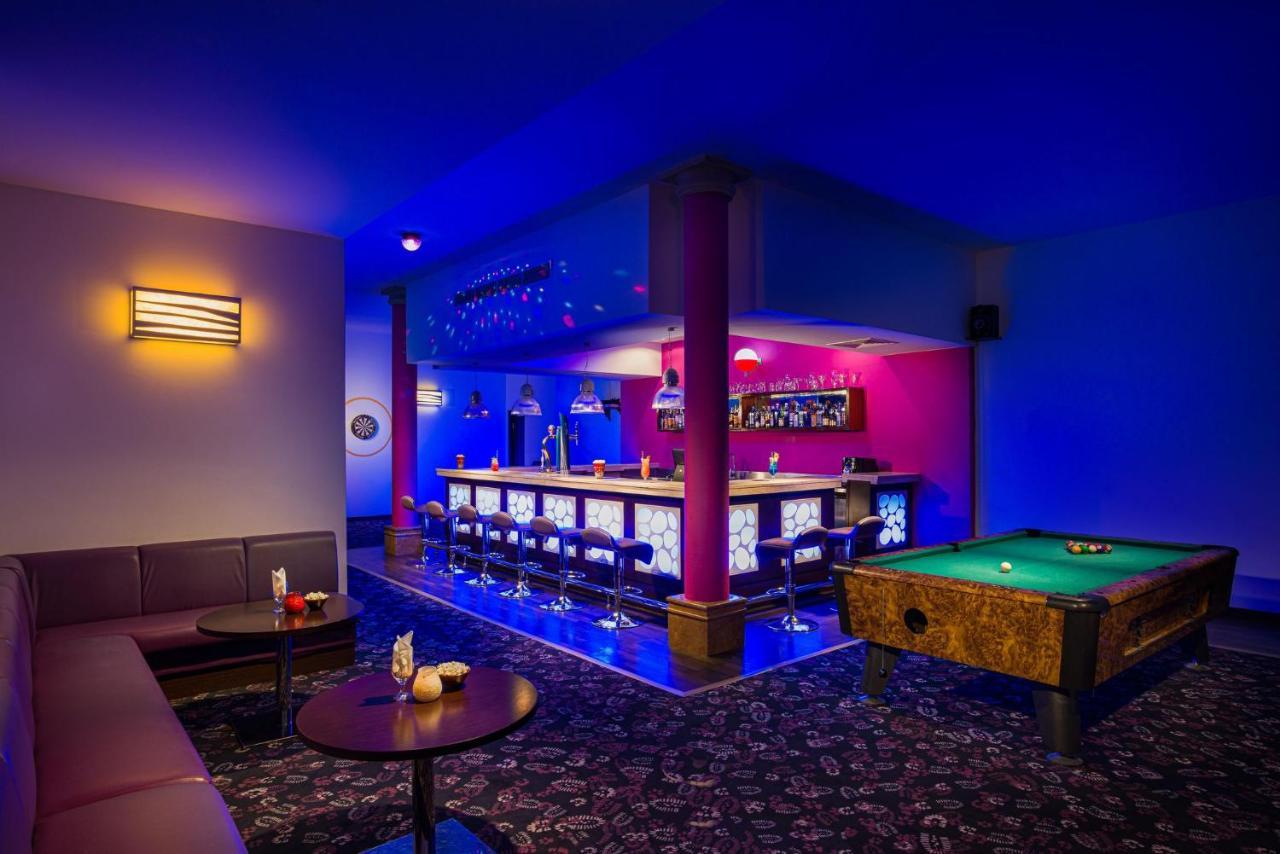 City Hotel דוקם מראה חיצוני תמונה